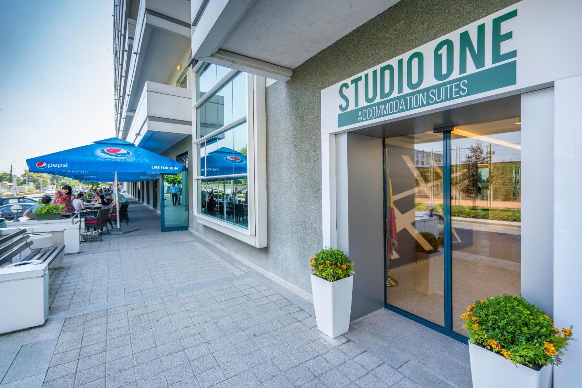 Studio One Accommodation Suites Bucareste Exterior foto