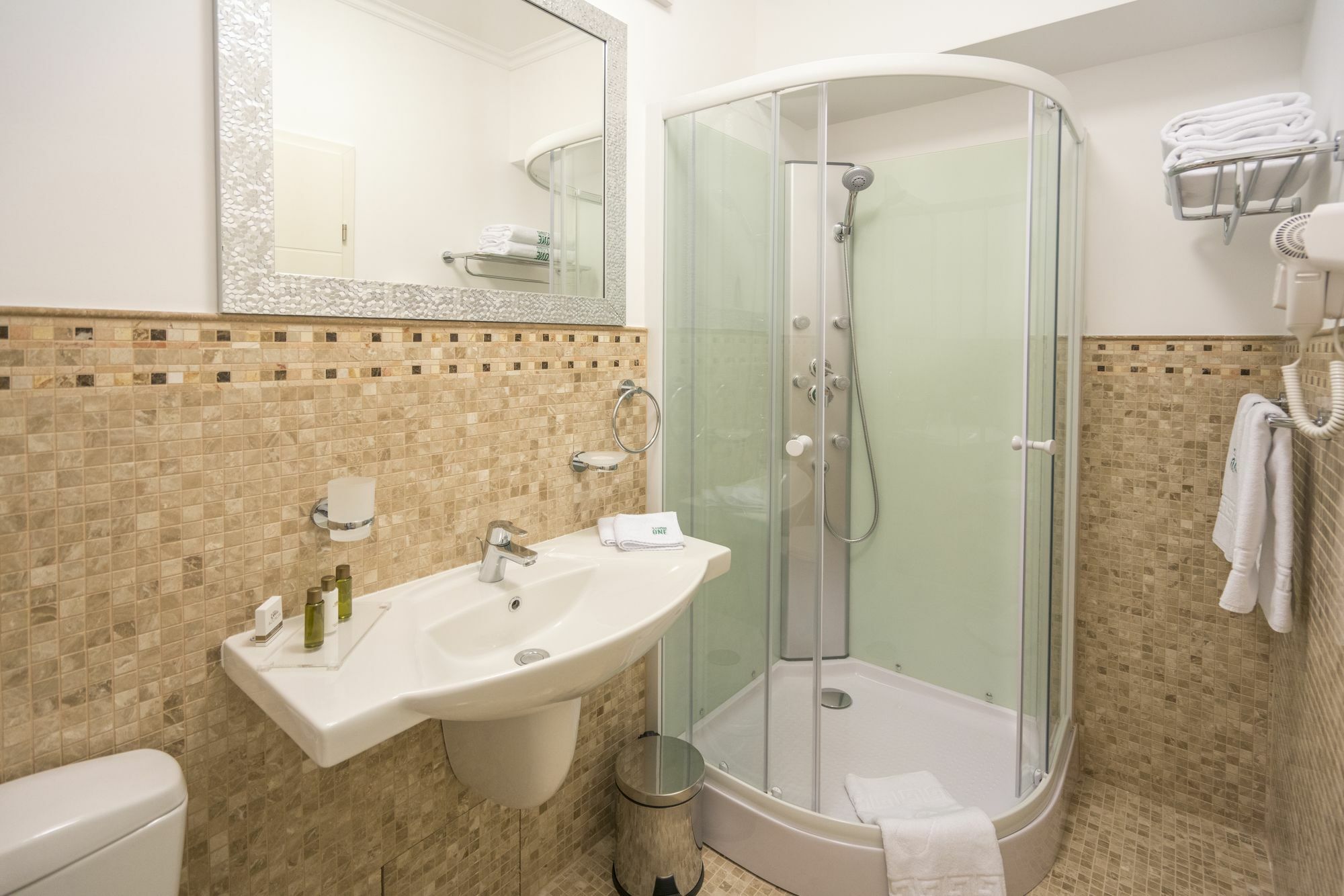 Studio One Accommodation Suites Bucareste Exterior foto